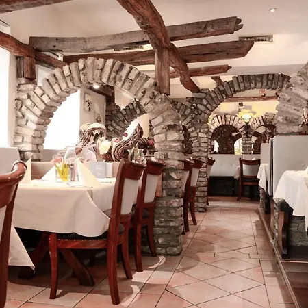 Langerfelder Hof فندق وبرتال