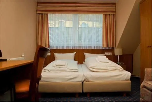 Langerfelder Hof Hotel 3*